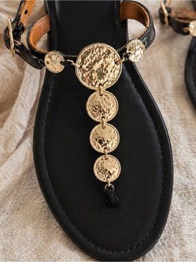 DV Dolce Vita Gold Coin Sandals Coastal Chic Euro Summer Size 9 Fits 8.5 NWT